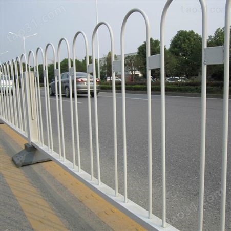 厂家生产 交通设施防护栏 京式公路隔离栏 绿化带施工防护栏 围栏护栏