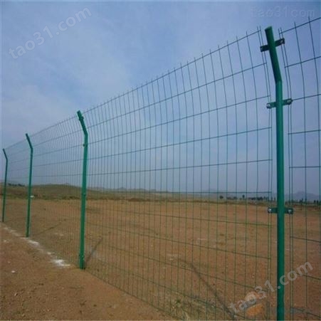 内蒙古高速隔离铁丝防护网光伏高速公路护栏网厂家