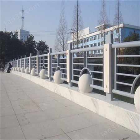 汉中桥梁中间防撞护栏格拉瑞斯金属景观桥梁护栏厂家
