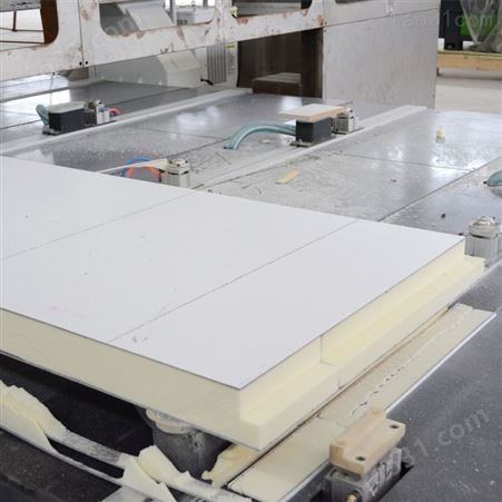 浙江大幅面复合板材加工中心 速霸数控五轴加工中心 冷冻车厢板加工中心设备
