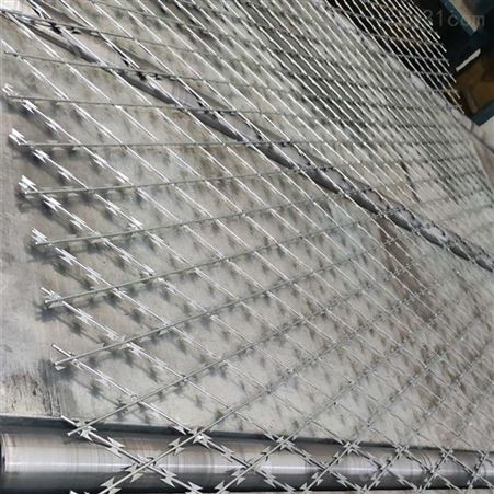新疆焊接刀片刺网隔离西润生产刀片防护网厂家现货销售